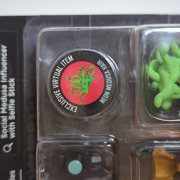 Roblox Avatar Shop Social Medusa Influencer with Selfie Stick Neon Medusa Hair - Picture 5 of 6